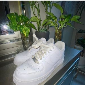 Nike air 1 , worn a few times, no scratches